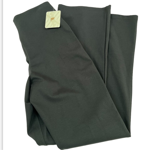 Fabletics 24-7 Kick Flare Pants XS Short NWT - Picture 14 of 15